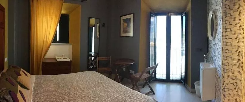 הוסטל Hostal Baobab