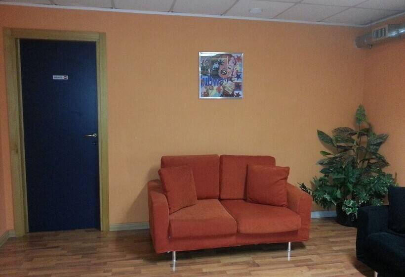 مبيت وإفطار Central Station Inn   Hostel