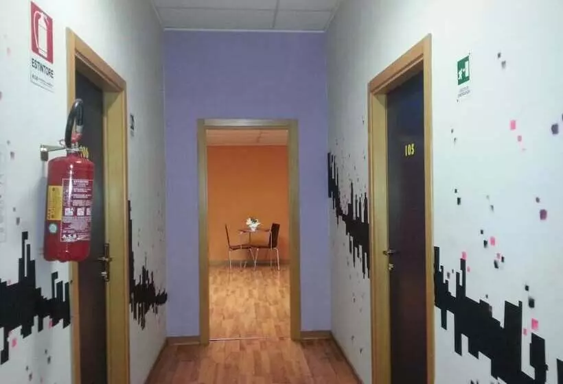 مبيت وإفطار Central Station Inn   Hostel