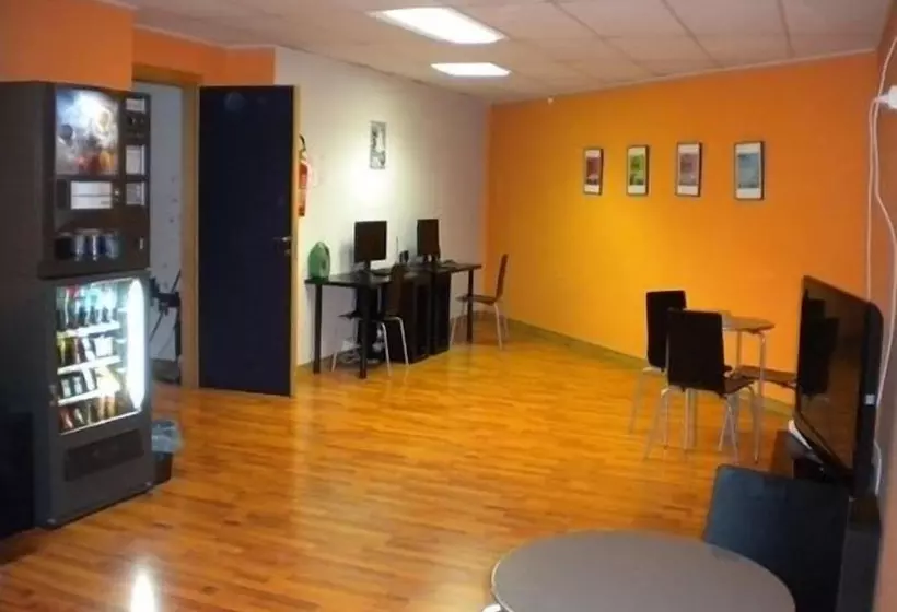 مبيت وإفطار Central Station Inn   Hostel