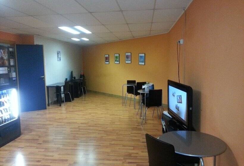 مبيت وإفطار Central Station Inn   Hostel