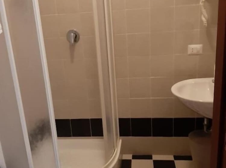 مبيت وإفطار Central Station Inn   Hostel