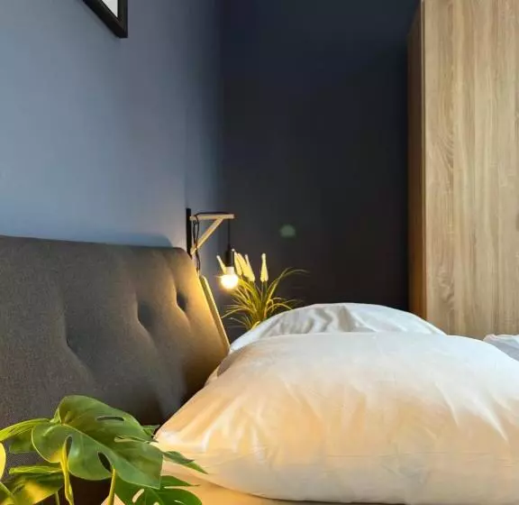 Blue Doors Hostel Ktv