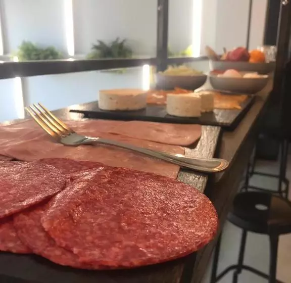 مسافرخانه Euro Guest House