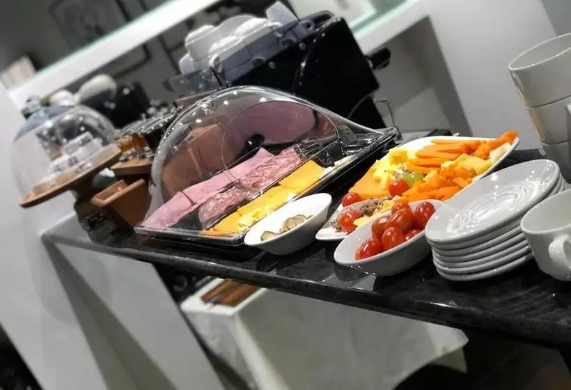 مسافرخانه Euro Guest House