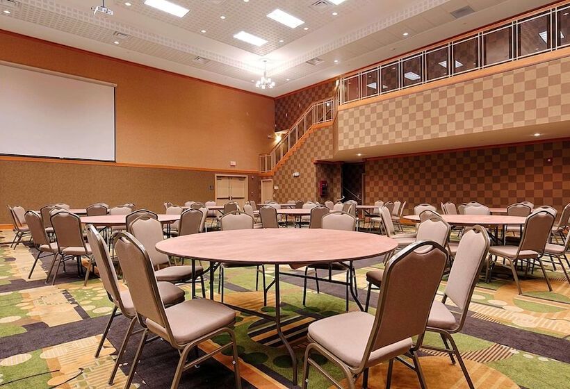 호텔 Best Western Plus Rose City Conference Center Inn