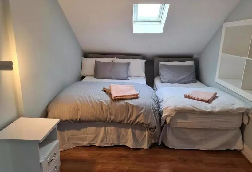 هتل Harbour House Budget Accommodation