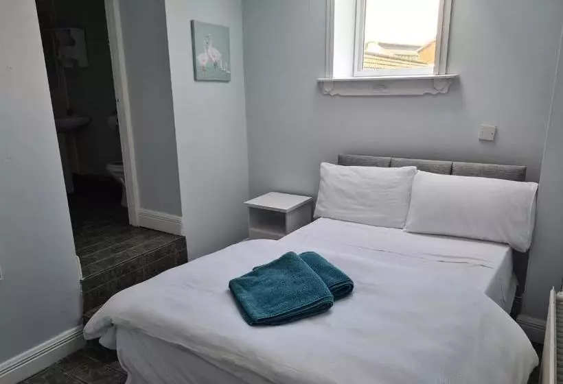 هتل Harbour House Budget Accommodation