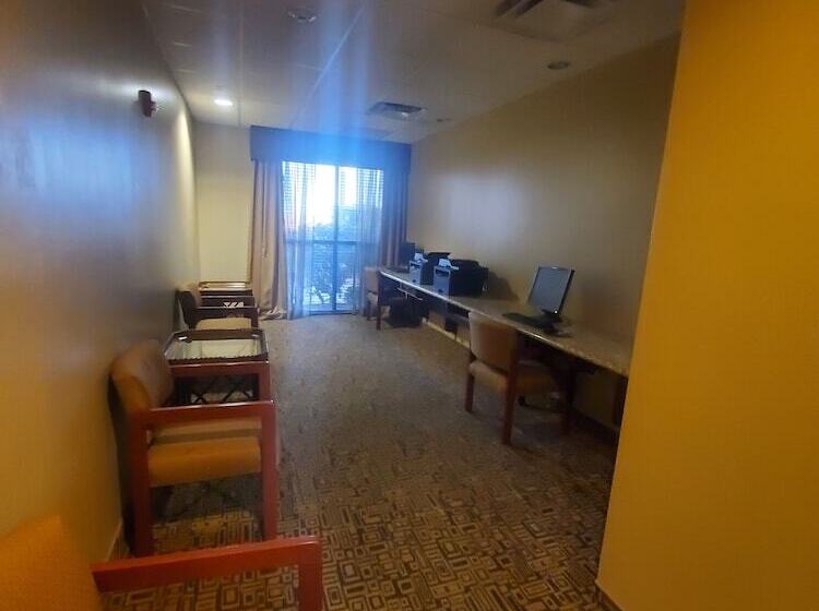 Hotel Spark By Hilton Phoenix East Mesa