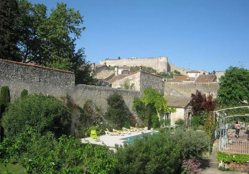 هتل Les Jardins De La Livrée