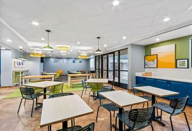 ホテル Spark By Hilton Phoenix East Mesa