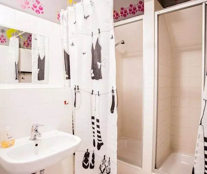 Labyrinth Hostel Weimar