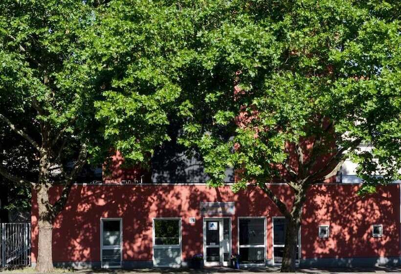 Pathpoint Cologne Backpacker Hostel