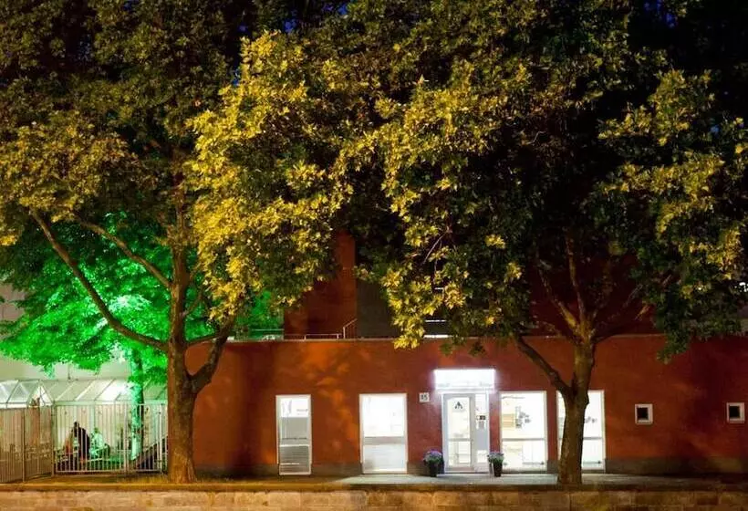 Pathpoint Cologne Backpacker Hostel