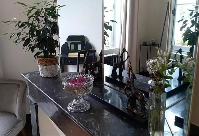 Aamiaismajoitus (B&B) La Maison Botanique