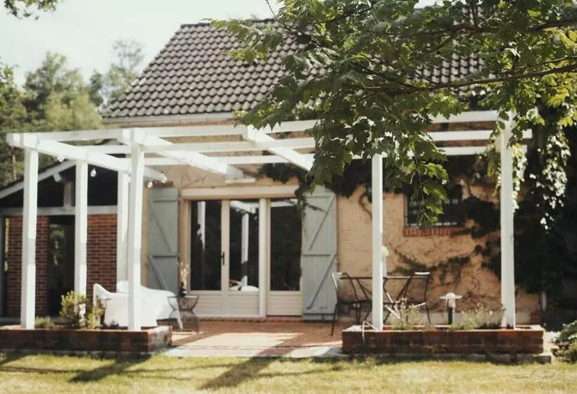 تختخواب و صبحانه Maison Madera