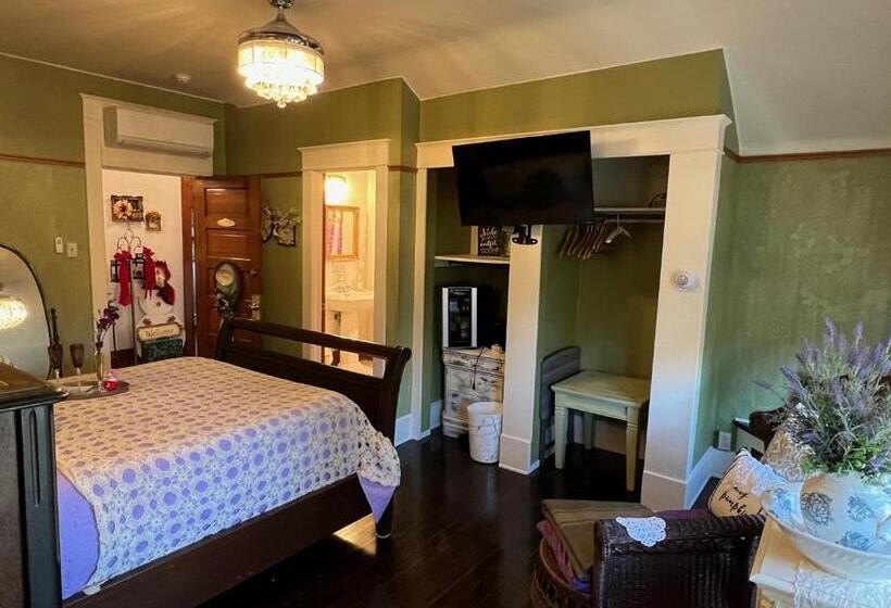 تختخواب و صبحانه The Abriendo Inn