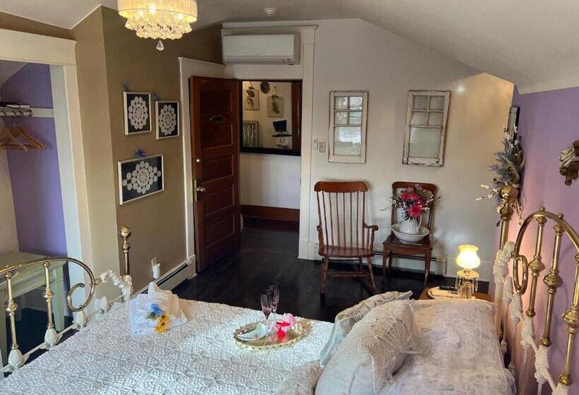 تختخواب و صبحانه The Abriendo Inn