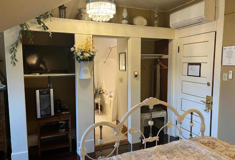 تختخواب و صبحانه The Abriendo Inn