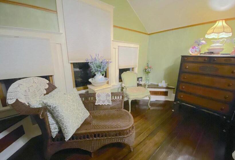 تختخواب و صبحانه The Abriendo Inn