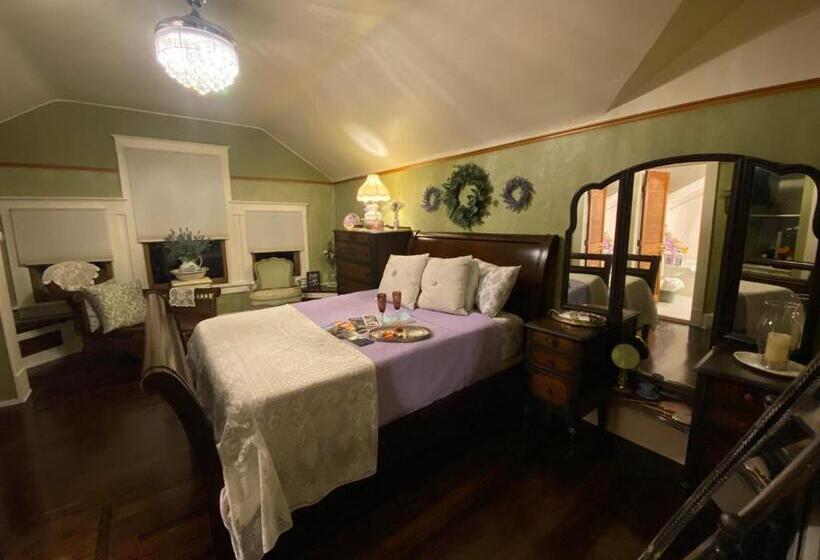 تختخواب و صبحانه The Abriendo Inn