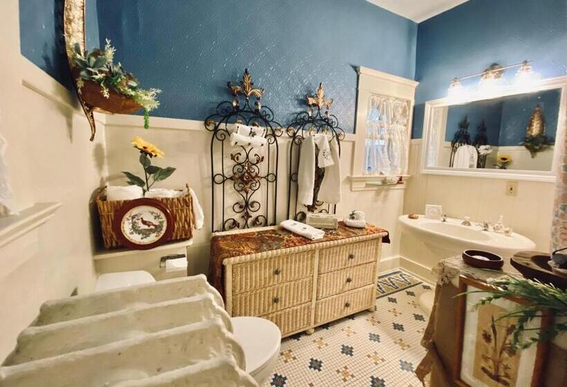 تختخواب و صبحانه The Abriendo Inn