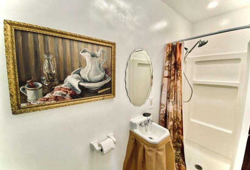 تختخواب و صبحانه The Abriendo Inn