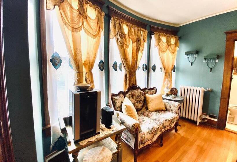 تختخواب و صبحانه The Abriendo Inn