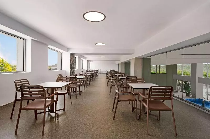 Hotelli Ramada By Wyndham Targu Jiu