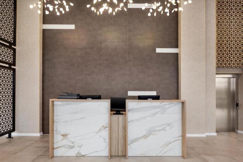 Hotel Ramada By Wyndham Targu Jiu