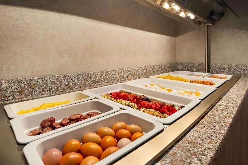 Hotelli Ramada By Wyndham Targu Jiu