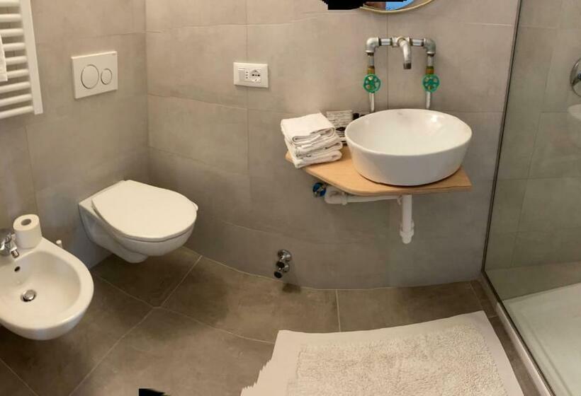 膳宿费 Castle Rhythm Inn