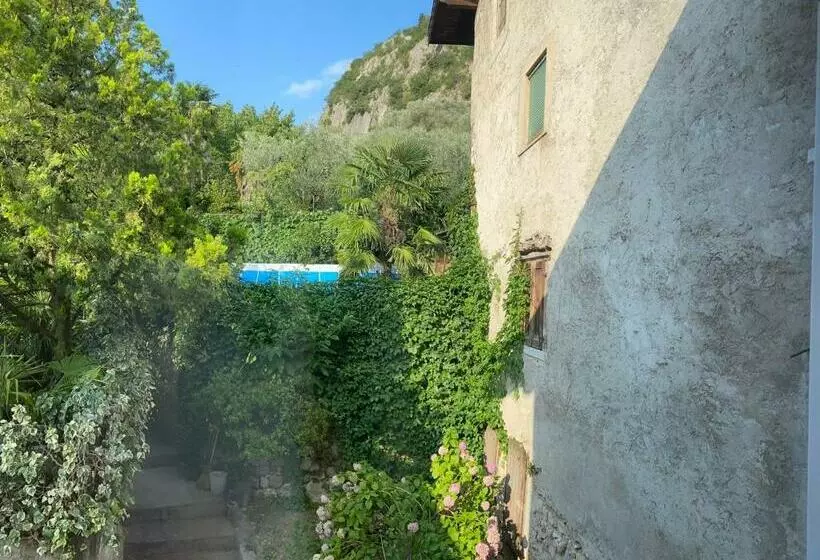 Majatalo Castle Rhythm Inn