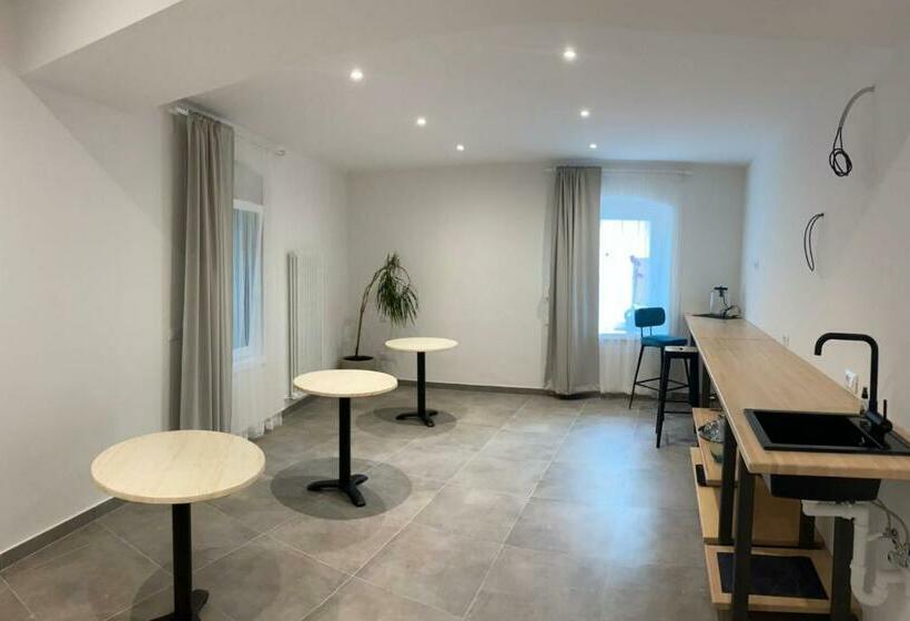 膳宿费 Castle Rhythm Inn