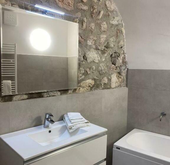 膳宿费 Castle Rhythm Inn