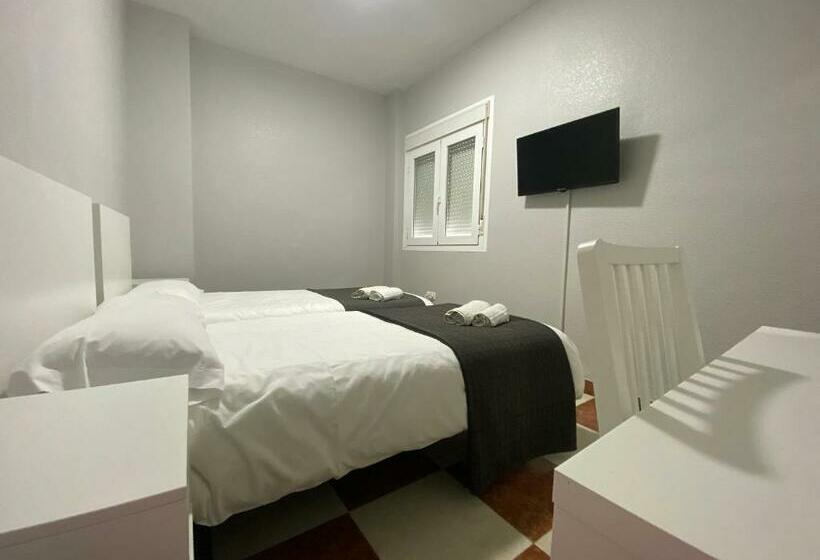 بنسيون Fonda Chiquito