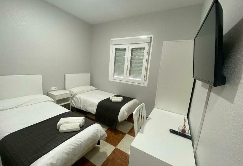 بنسيون Fonda Chiquito