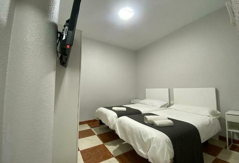 بنسيون Fonda Chiquito