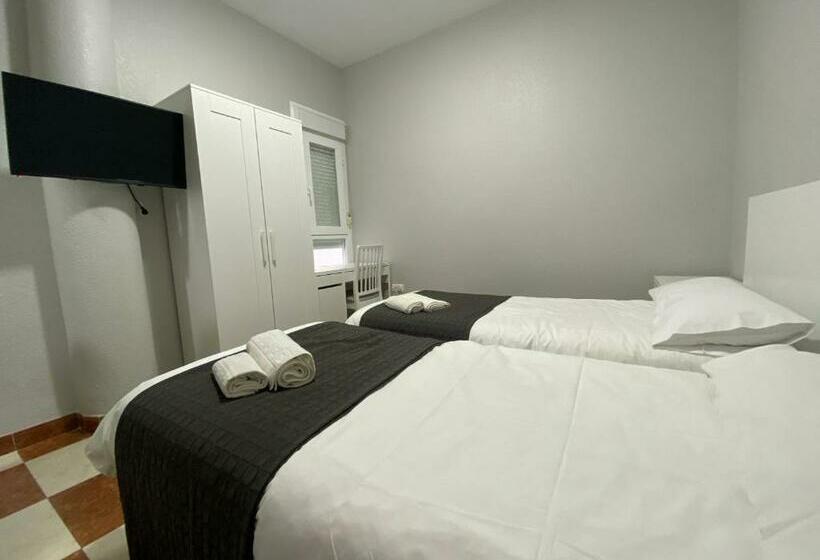 بنسيون Fonda Chiquito