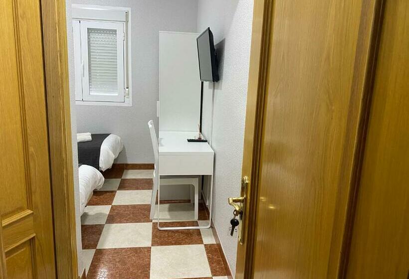 بنسيون Fonda Chiquito