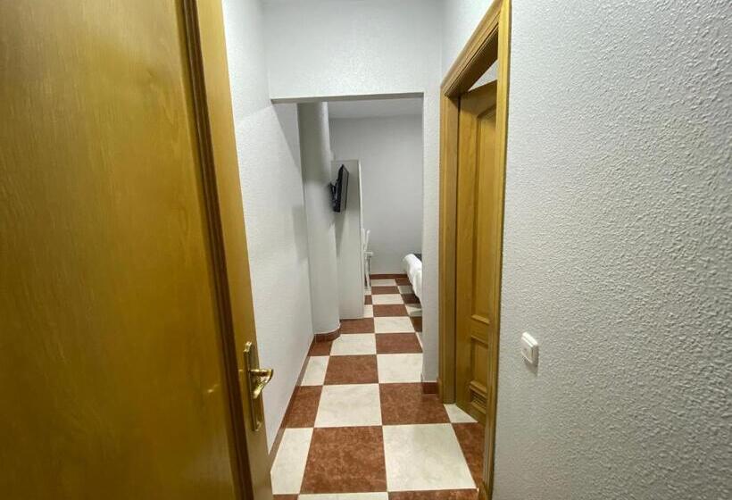 بنسيون Fonda Chiquito