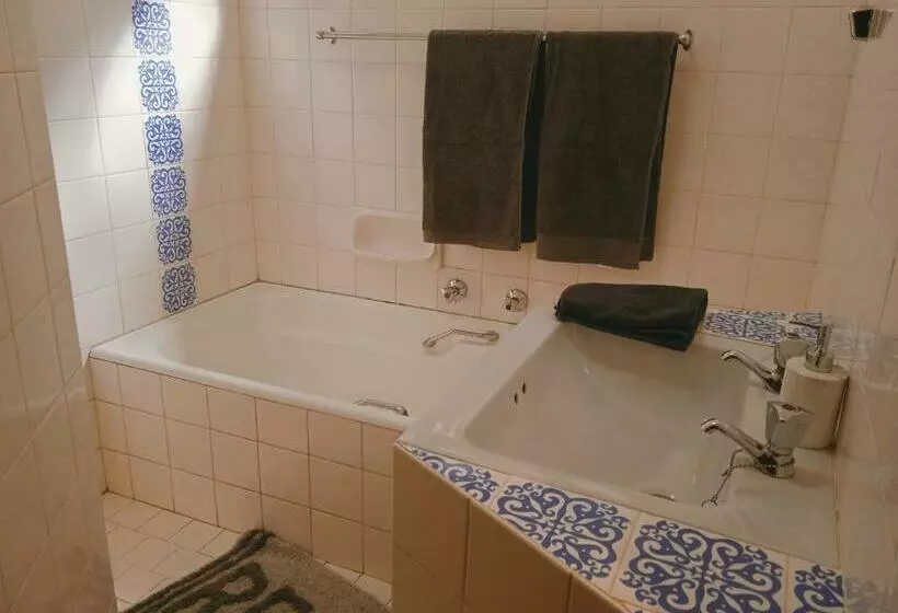 پانسیون Lydiana Guesthouse