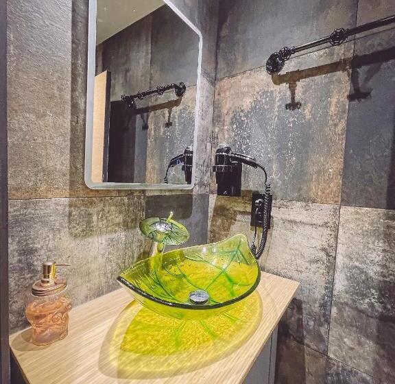 بنسيون Van Gogh Gare By Carl Emilie