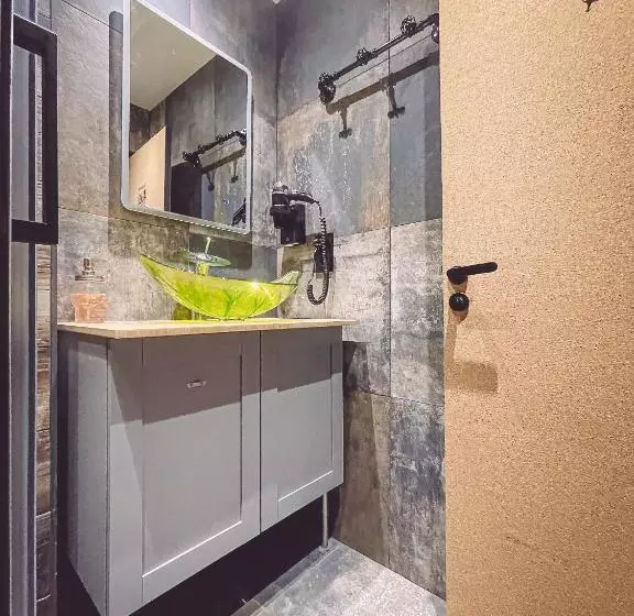 پانسیون Van Gogh Gare By Carl Emilie