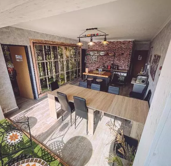 پانسیون Van Gogh Gare By Carl Emilie