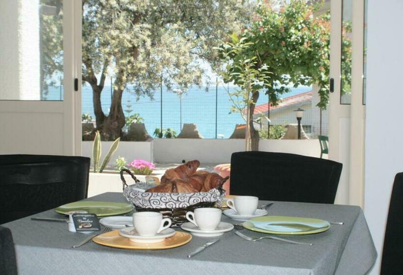 住宿加早餐  Evergreen