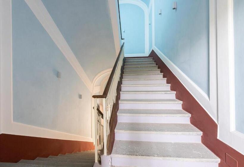 ベッドアンドブレックファースト Lux Aurea