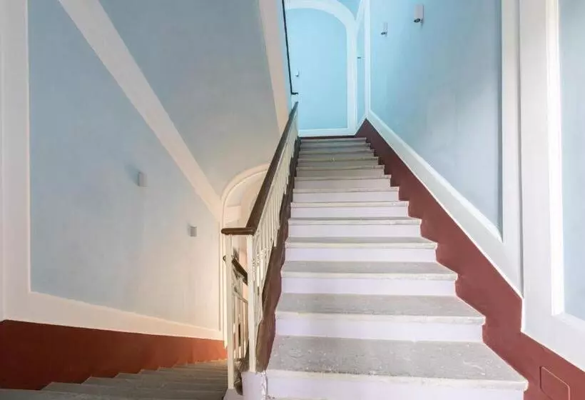 ベッドアンドブレックファースト Lux Aurea