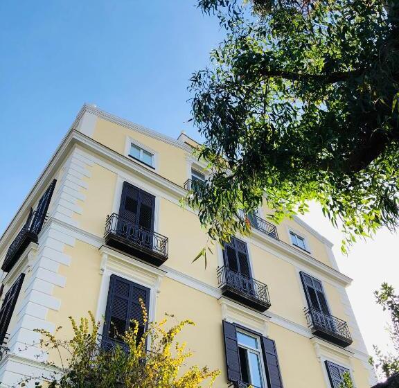 ベッドアンドブレックファースト Lux Aurea