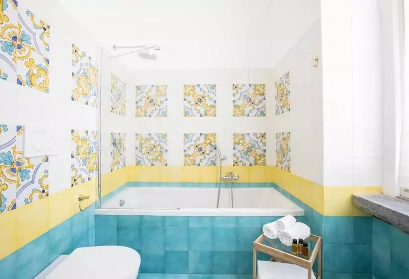 ベッドアンドブレックファースト Lux Aurea